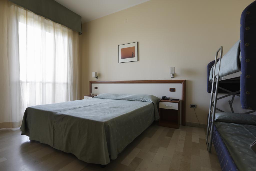 Hotel Continental Fano Pokoj fotografie