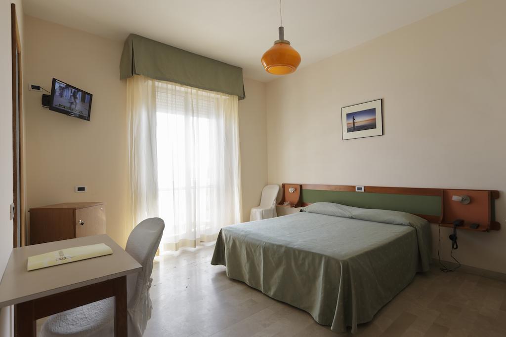 Hotel Continental Fano Pokoj fotografie